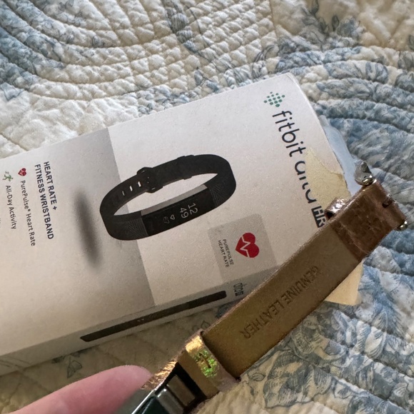 Fitbit Alta - Picture 3 of 6